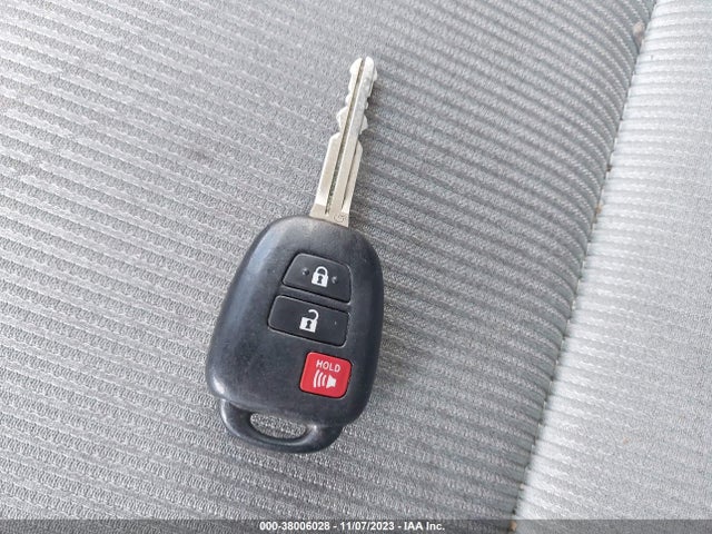 Toyota Prius C Two 2014 JTDKDTB39E1078820 Image 11