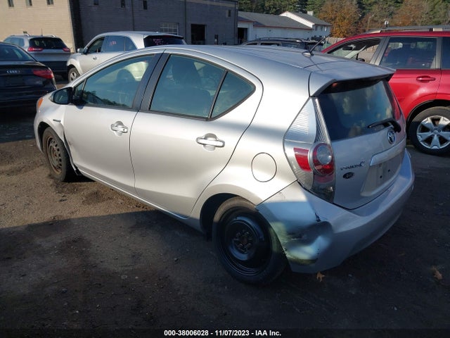 Toyota Prius C Two 2014 JTDKDTB39E1078820 Image 3