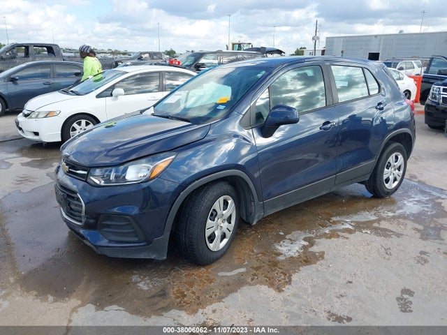 Chevrolet TRAX LS 2018 3GNCJKSB1JL360460 Image 2
