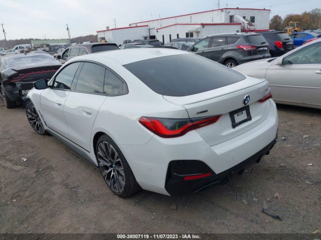 2022 BMW 4 SERIES WBA13AW02NFM44717 Photo 2