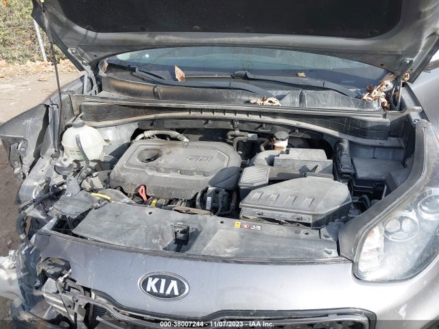 2018 KIA SPORTAGE LX VIN: KNDPMCAC0J7467649