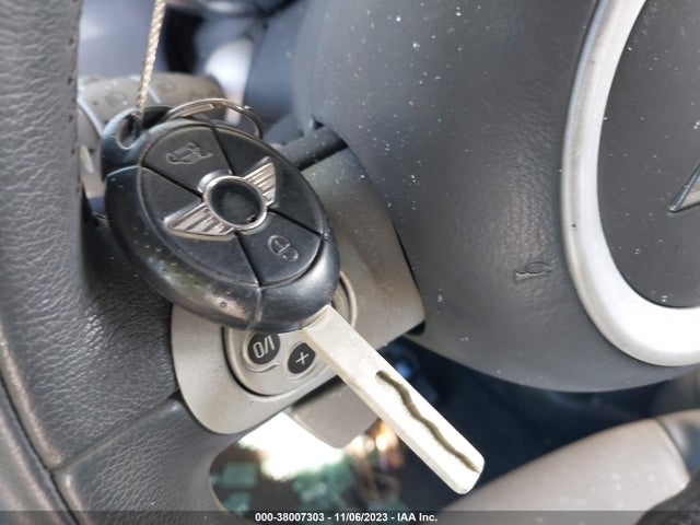 2006 MINI COOPER S WMWRH33536TK56808 Photo 10