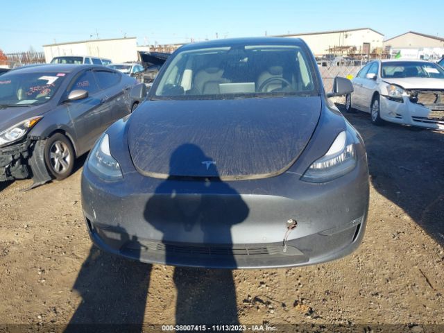 Tesla Model Y Long Range Dual Motor 2020 5YJYGDEE8LF016625 Image 12