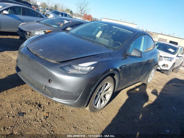 Tesla Model Y Long Range Dual Motor 2020 5YJYGDEE8LF016625 Image 2