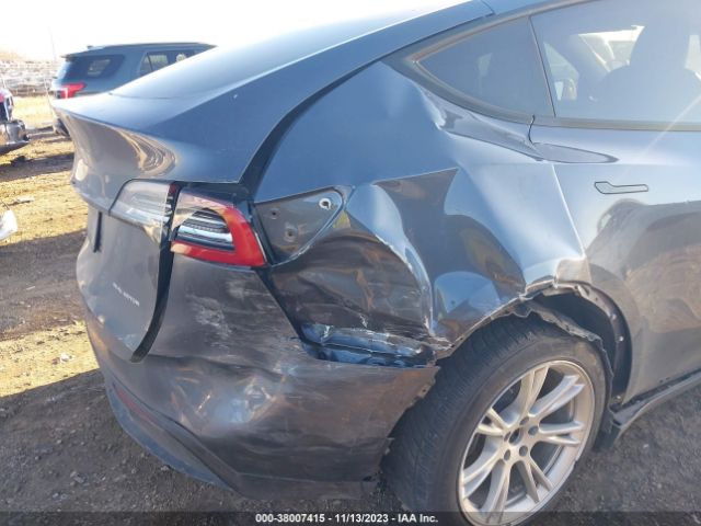 Tesla Model Y Long Range Dual Motor 2020 5YJYGDEE8LF016625 Image 6