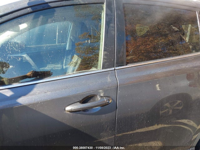 Toyota RAV4 LE 2017 JTMBFREV2HD199704 Image 14
