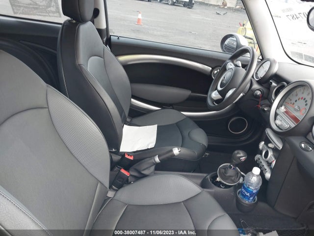 2008 MINI COOPER S WMWMF73508TV38589 Photo 4