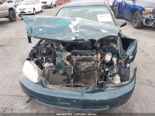 1998 HONDA CIVIC DX VIN: 2HGEJ662XWH605051