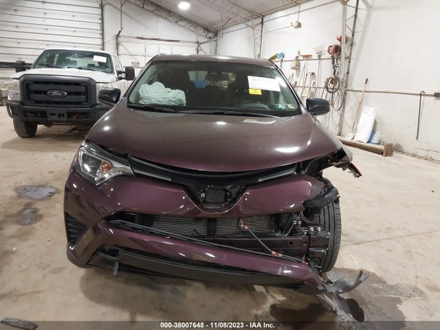 Toyota RAV4 LE 2018 2T3BFREV7JW765932 Image 12