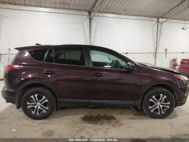 Toyota RAV4 LE 2018 2T3BFREV7JW765932 Image 13