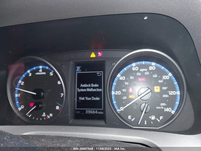 Toyota RAV4 LE 2018 2T3BFREV7JW765932 Image 7