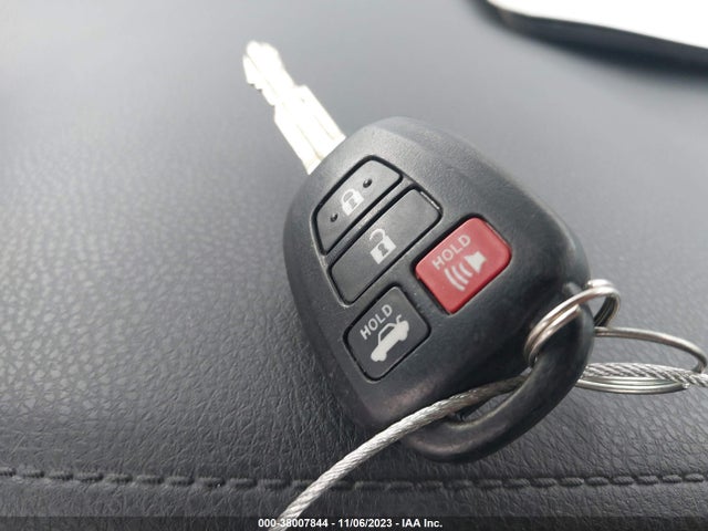 2018 TOYOTA COROLLA L/LE/XLE/SE/XSE VIN: 2T1BURHE3JC026696
