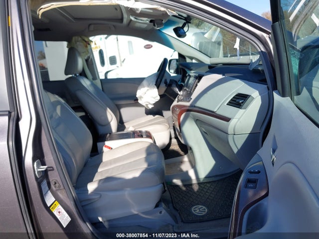 2011 TOYOTA SIENNA XLE VIN: 5TDDK3DC4BS027882