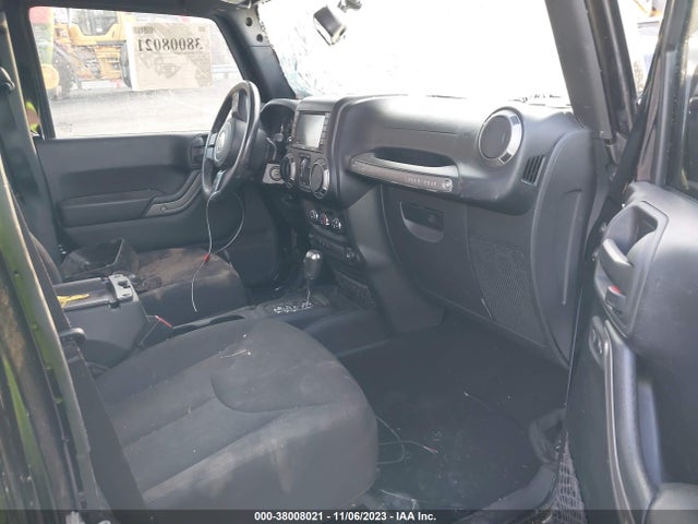2016 JEEP WRANGLER UNLIMITED SPORT VIN: 1C4BJWDG6GL315474