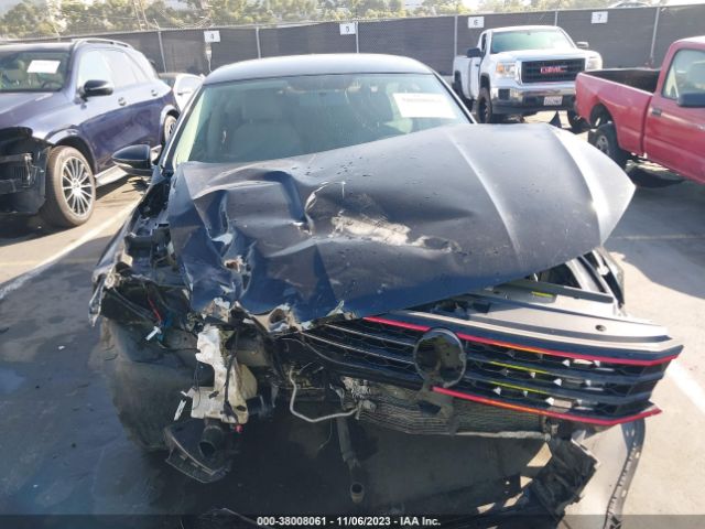 1VWAT7A32GC018972 Volkswagen Passat 1.8t S