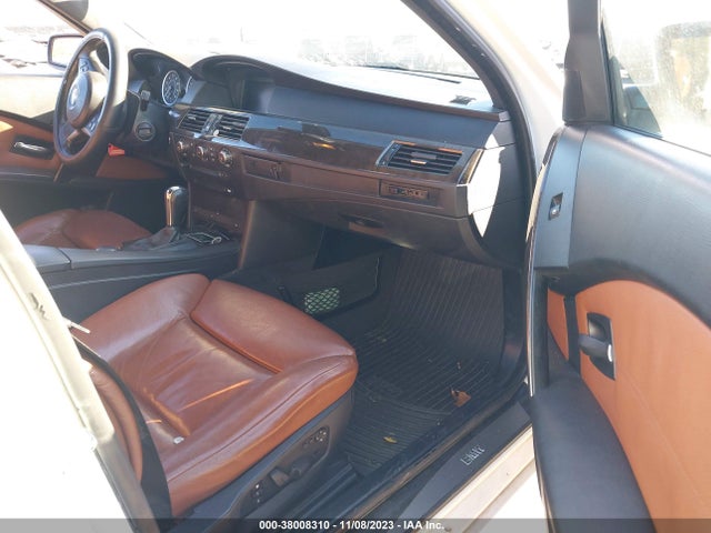 2007 BMW 525XI VIN: WBANF33597CS40005