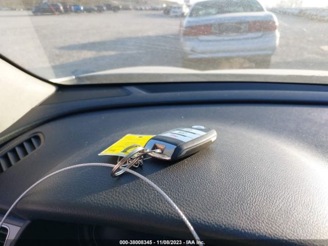 KNDCB3LC8J5158685 KIA NIRO LX