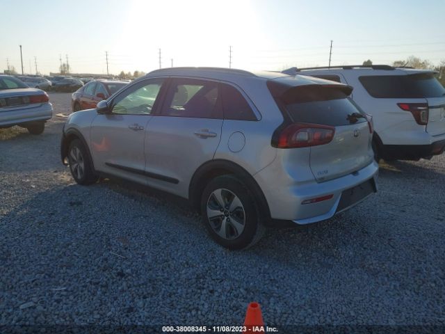 KNDCB3LC8J5158685 KIA NIRO LX