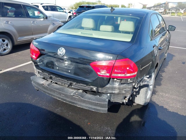 1VWAT7A3XFC071028 Volkswagen Passat 1.8t Wolfsburg Edition