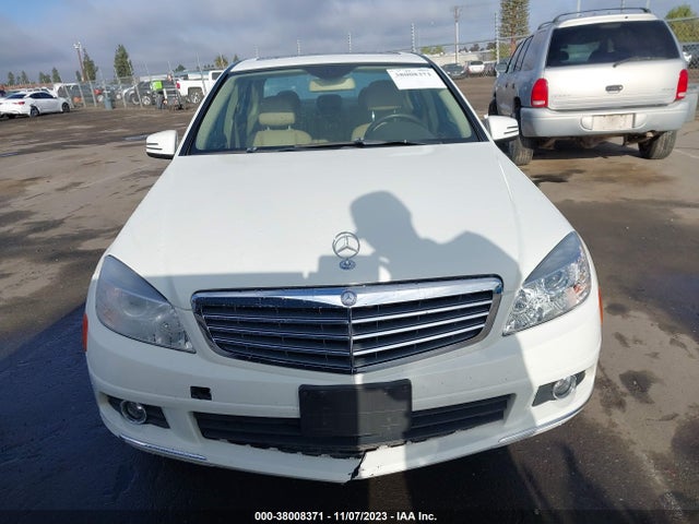 2011 MERCEDES-BENZ C 300 LUXURY/SPORT VIN: WDDGF5EB0BA508721