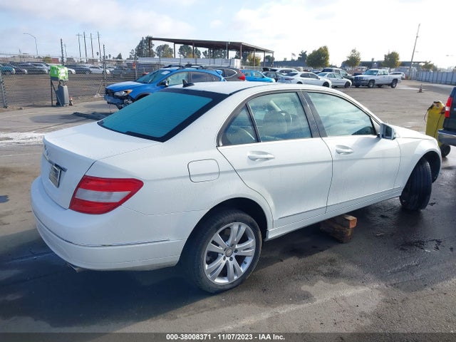 2011 MERCEDES-BENZ C 300 LUXURY/SPORT VIN: WDDGF5EB0BA508721