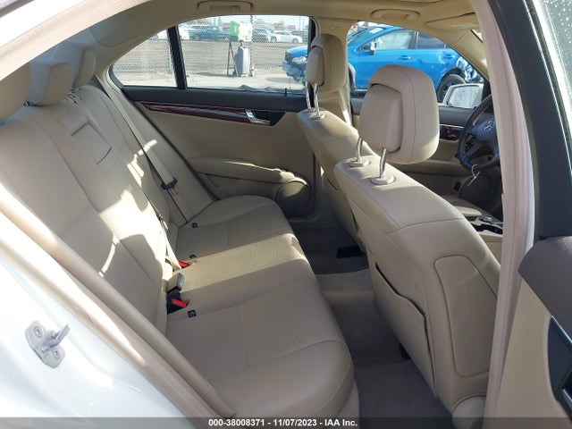 2011 MERCEDES-BENZ C 300 LUXURY/SPORT VIN: WDDGF5EB0BA508721