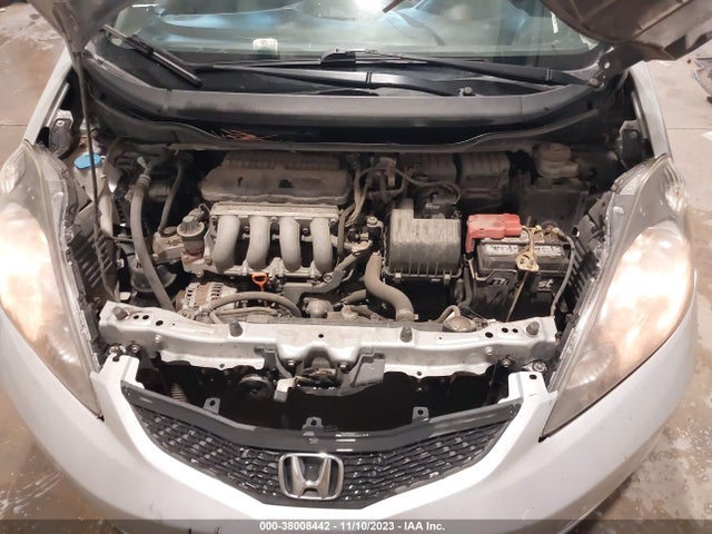 2013 HONDA FIT VIN: JHMGE8G3XDC017759