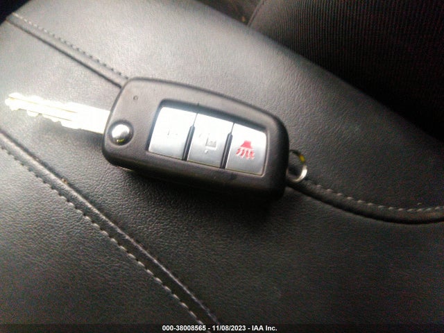 2019 NISSAN ROGUE S VIN: KNMAT2MV2KP541848