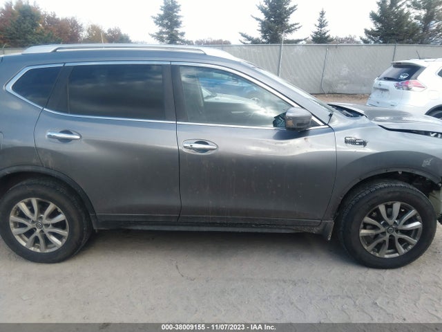 2018 NISSAN ROGUE SV VIN: KNMAT2MV4JP578060