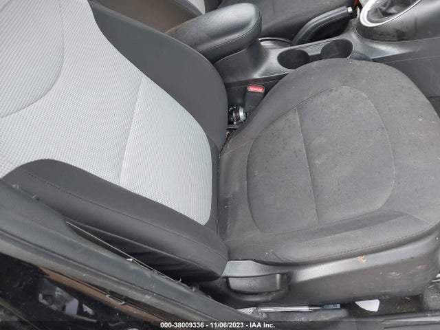 2016 KIA SOUL VIN: KNDJN2A26G7841789
