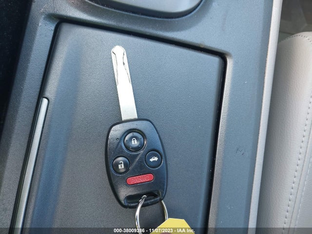 2011 HONDA ACCORD 2.4 EX-L VIN: 1HGCP2F85BA023600