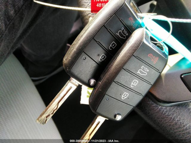 5XYKT4A78FG589840 KIA Sorento Lx V6