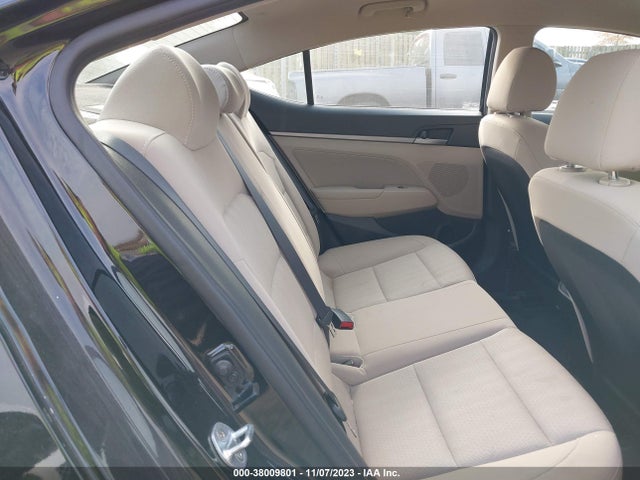 2017 HYUNDAI ELANTRA SE VIN: 5NPD84LF6HH141736