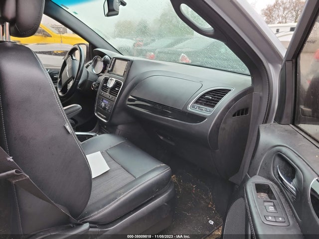 2C4RC1HG4ER201421 Chrysler Town & Country S