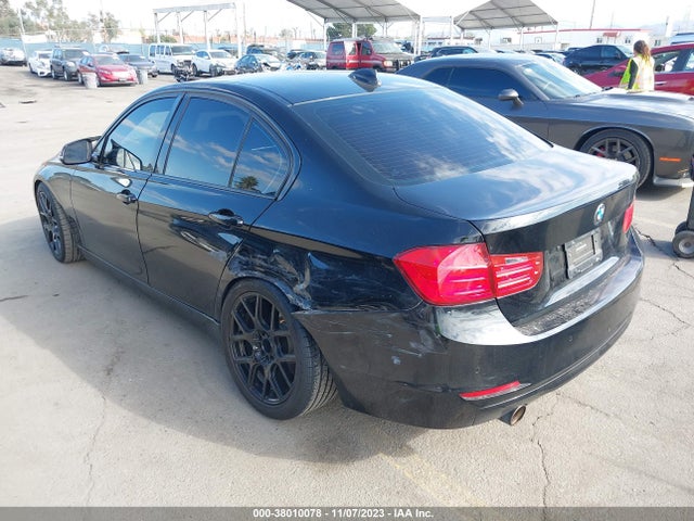 BMW 320i 2015 WBA3B1G51FNT07202 Image 3
