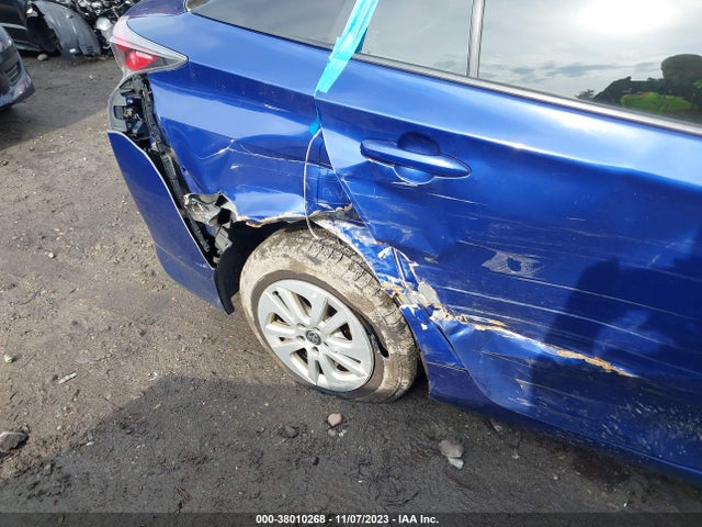 Toyota Prius Two 2016 JTDKBRFU3G3502396 Image 6