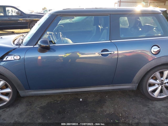 2011 MINI COOPER S VIN: WMWSV3C59BTY22507