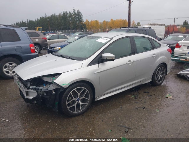 Ford FOCUS SE 2015 1FADP3FEXFL258055 Image 2