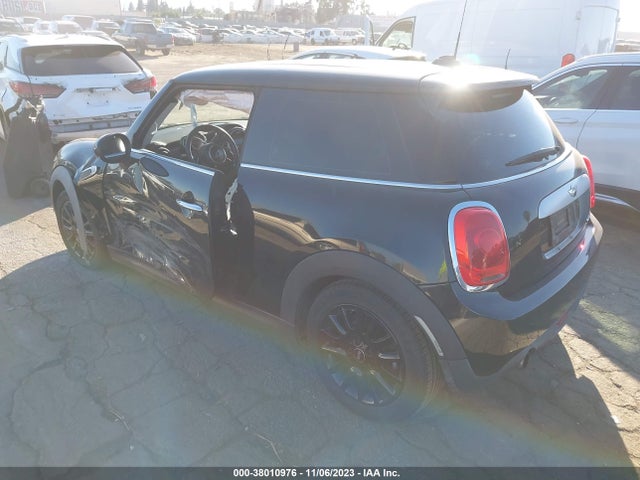 2015 MINI HARDTOP WMWXM5C5XFT942696 Photo 2