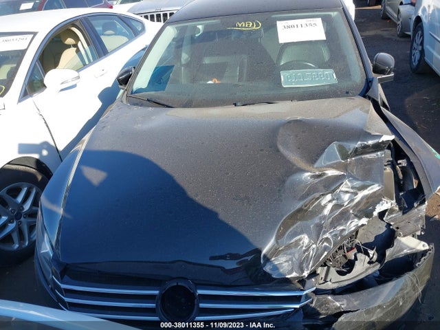 1VWBT7A38FC002892 Volkswagen Passat 1.8t Se