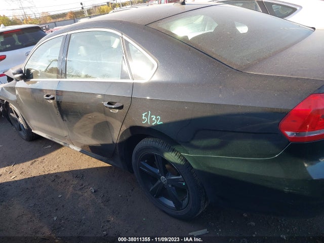 1VWBT7A38FC002892 Volkswagen Passat 1.8t Se