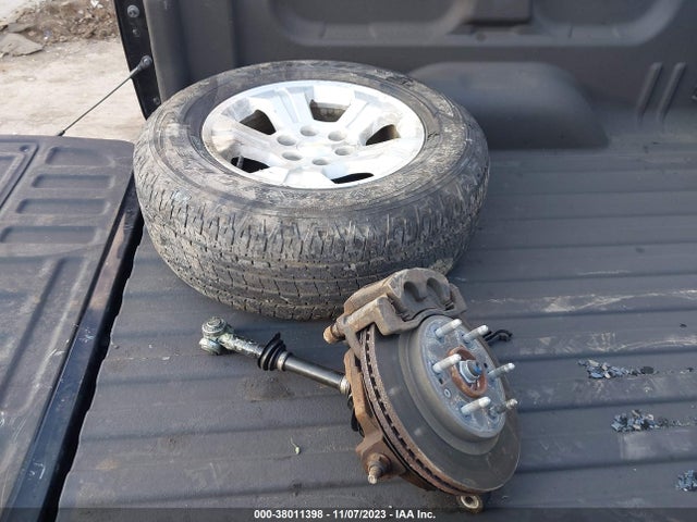 3GCUKREC4JG605025 Chevrolet Silverado 1500 2lt