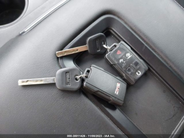 1GKS1FKC1GR400675 GMC Yukon Xl Sle