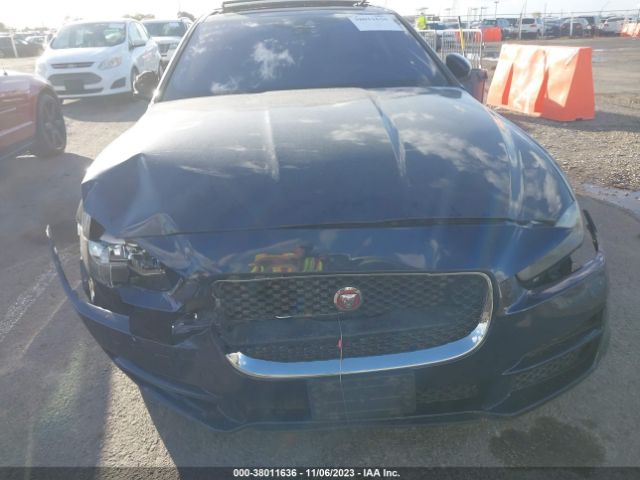 SAJAD4BV9HA975824 Jaguar Xe 35t Premium