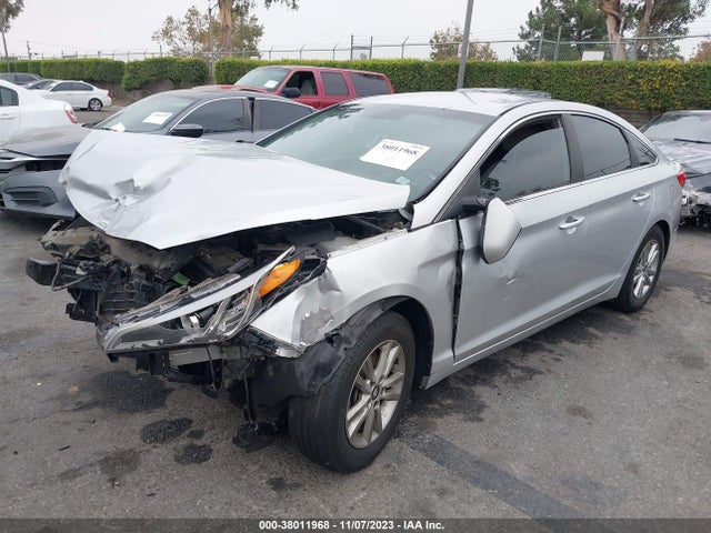 2015 HYUNDAI SONATA SE VIN: 5NPE24AF4FH123418