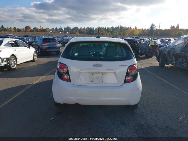 Chevrolet Sonic Ls Manual 2016 1G1JB6SG7G4157578 Image 17