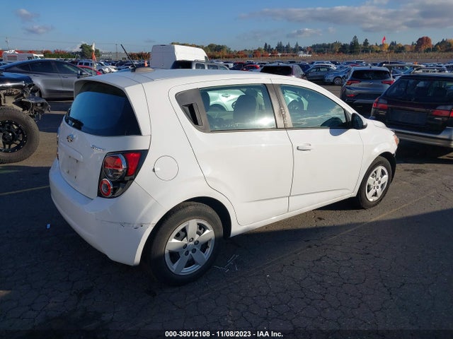 Chevrolet Sonic Ls Manual 2016 1G1JB6SG7G4157578 Image 4