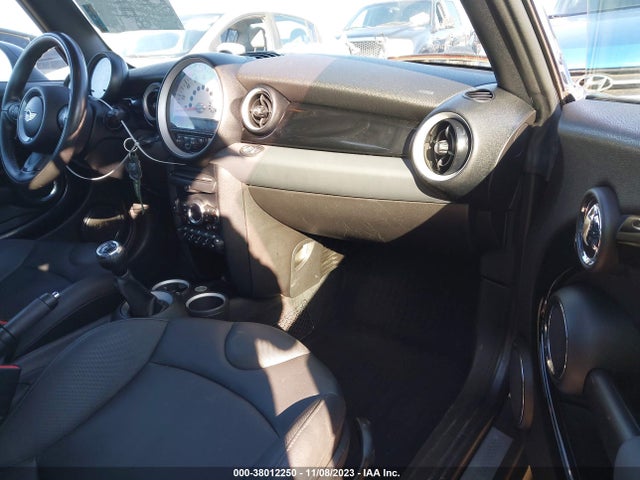 2011 MINI COOPER S WMWZP3C55BT296076 Photo 4