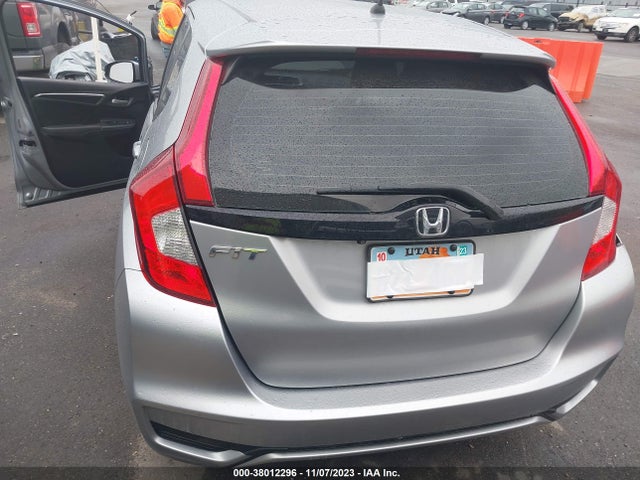 2018 HONDA FIT LX VIN: 3HGGK5G40JM702222