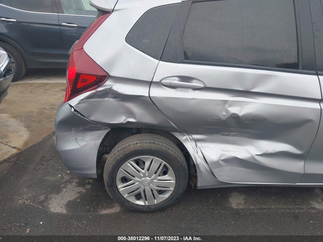 2018 HONDA FIT LX VIN: 3HGGK5G40JM702222